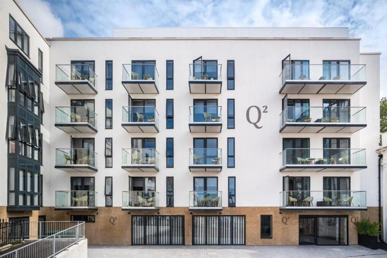 Q Square By Supercity Aparthotels Brighton Bagian luar foto