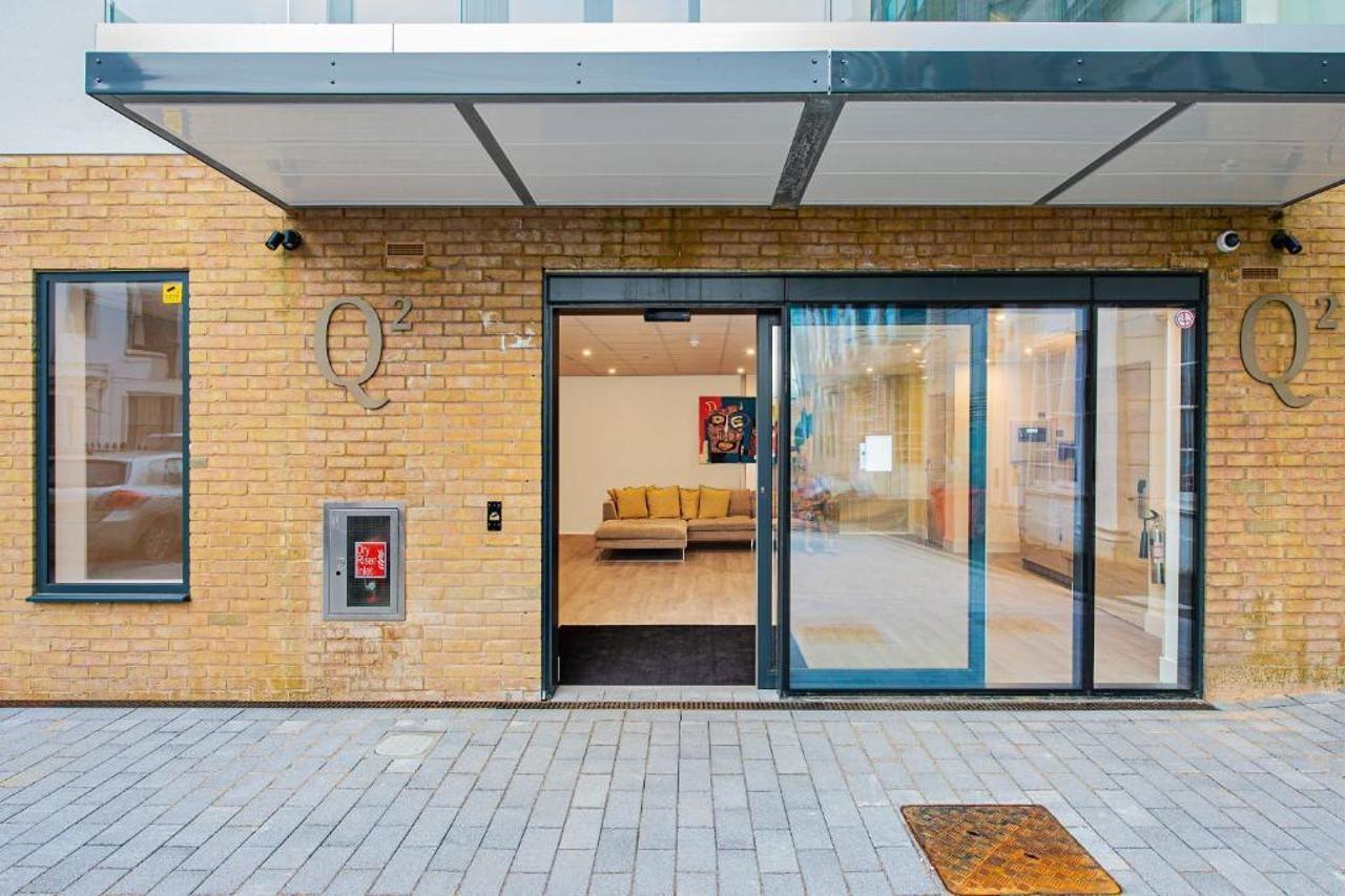 Q Square By Supercity Aparthotels Brighton Bagian luar foto
