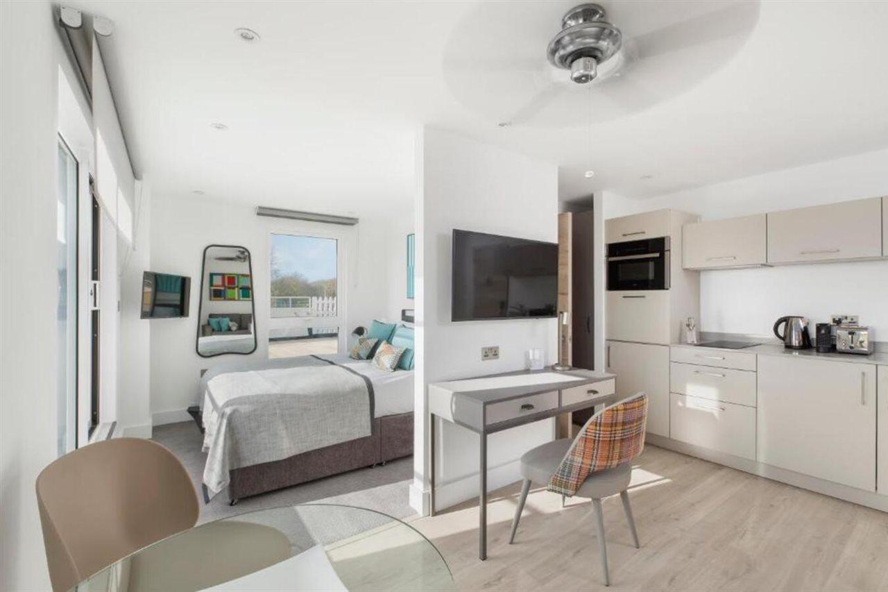 Q Square By Supercity Aparthotels Brighton Bagian luar foto