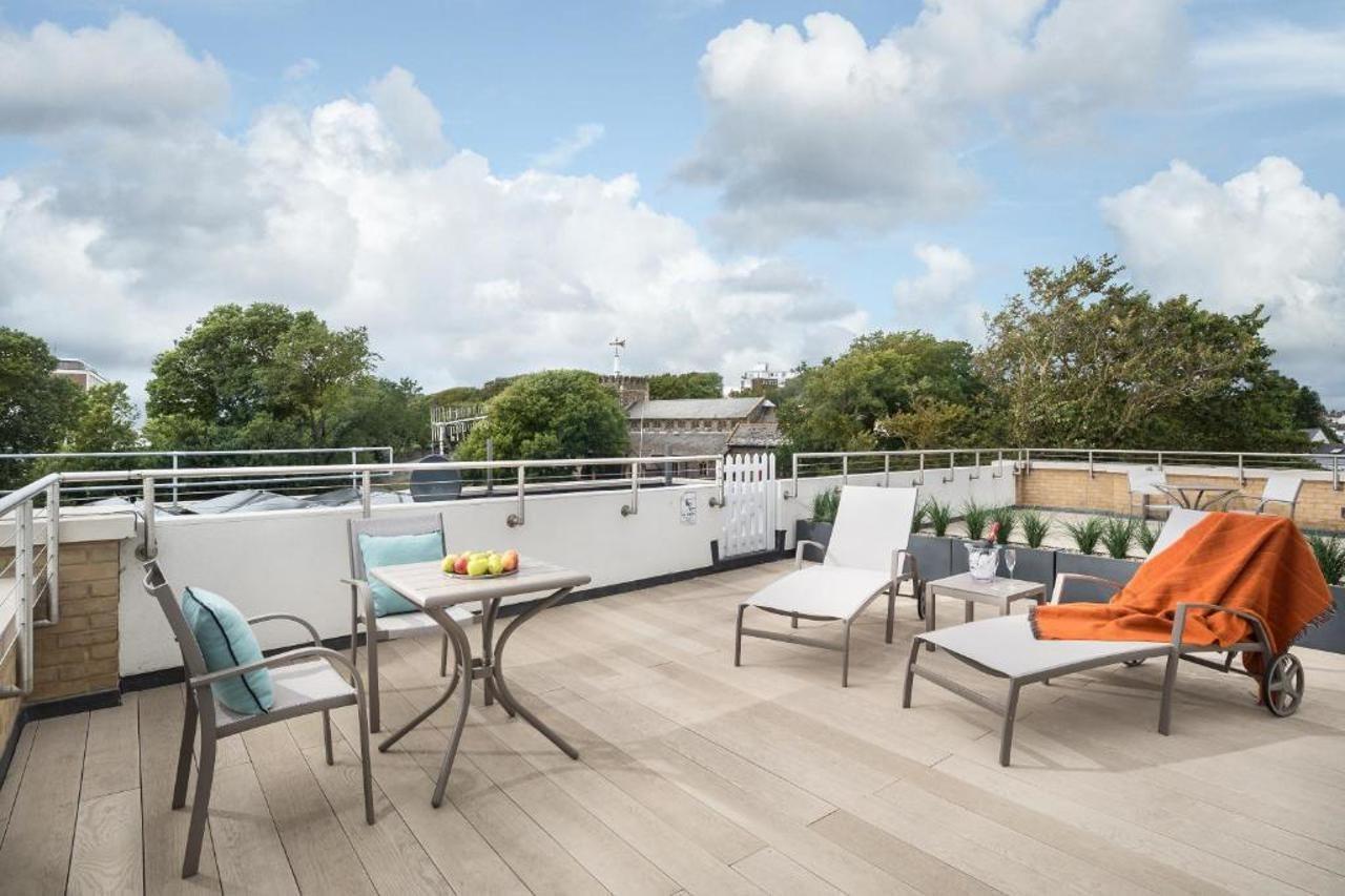 Q Square By Supercity Aparthotels Brighton Bagian luar foto