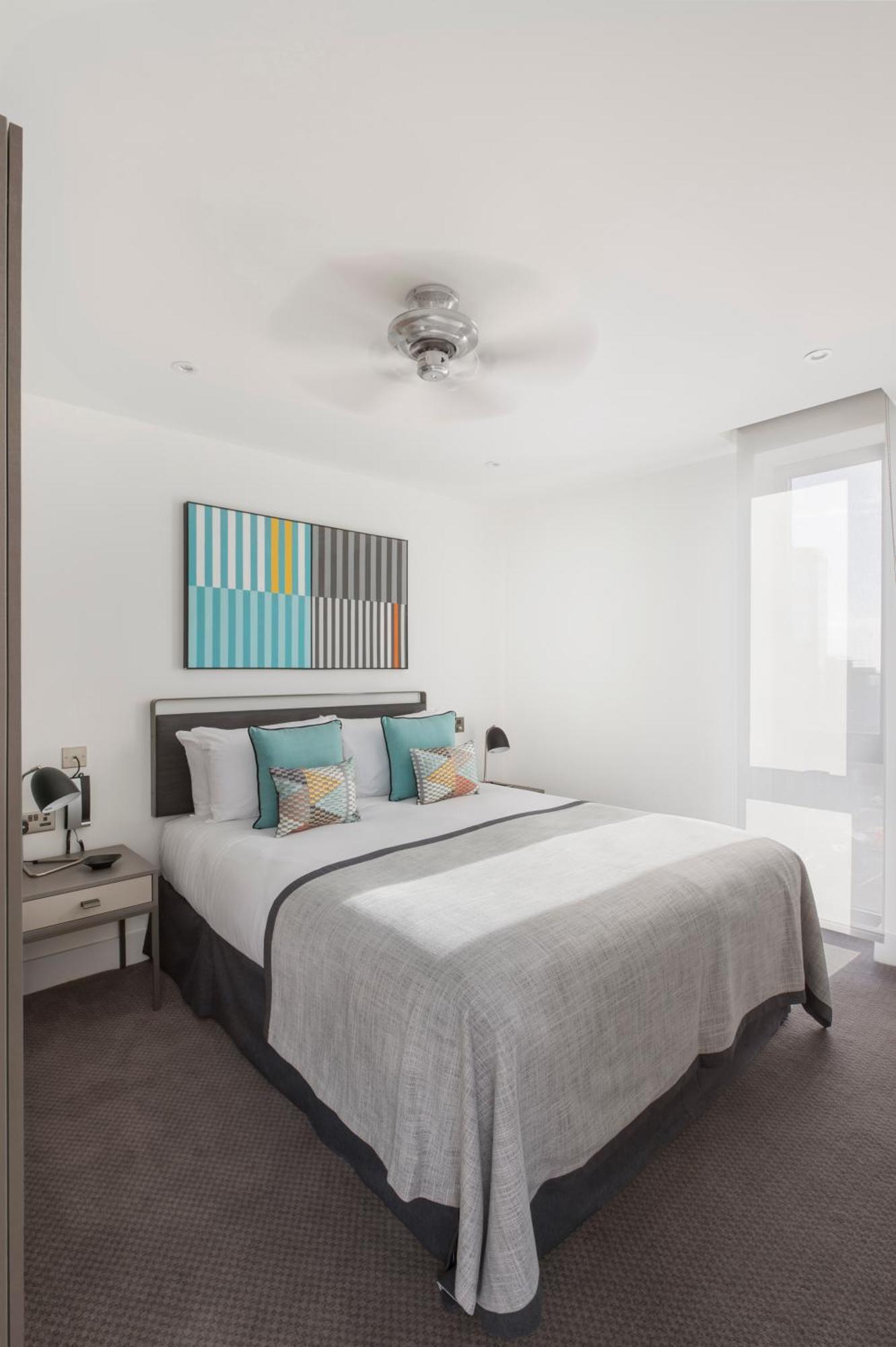 Q Square By Supercity Aparthotels Brighton Bagian luar foto