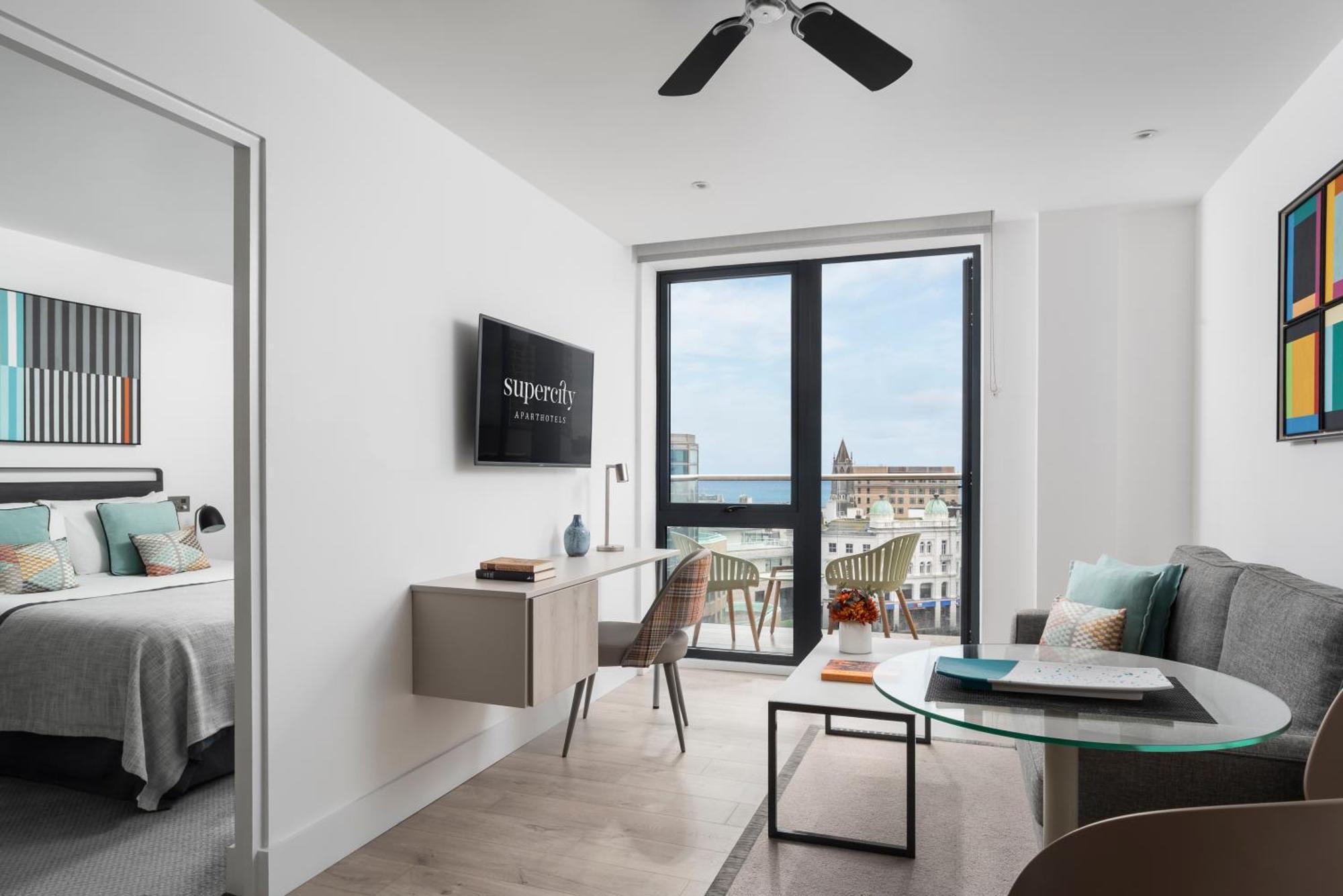 Q Square By Supercity Aparthotels Brighton Bagian luar foto