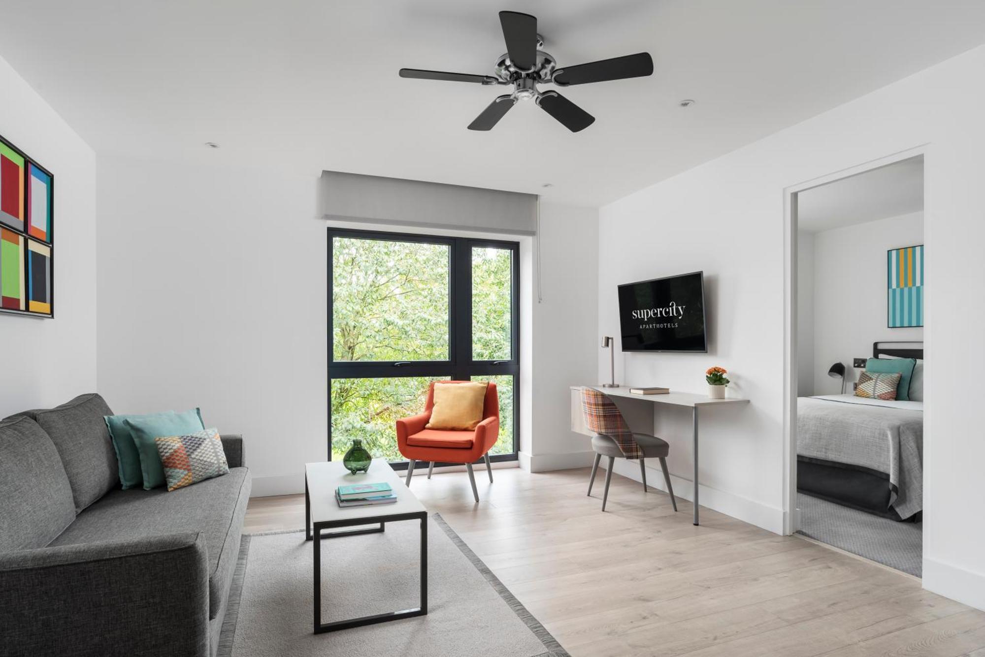 Q Square By Supercity Aparthotels Brighton Bagian luar foto