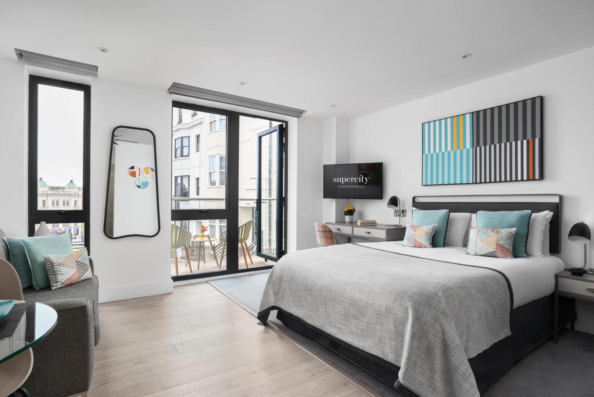 Q Square By Supercity Aparthotels Brighton Bagian luar foto