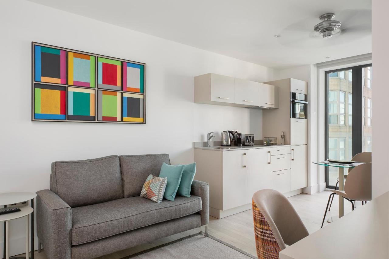 Q Square By Supercity Aparthotels Brighton Bagian luar foto